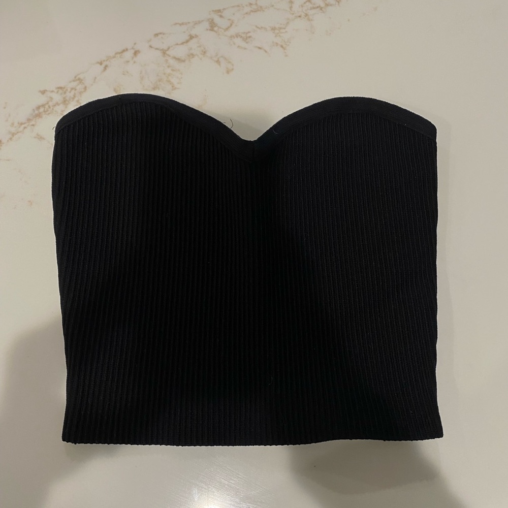 Aritzia Babaton Sculpt Knit Sweetheart Top in black